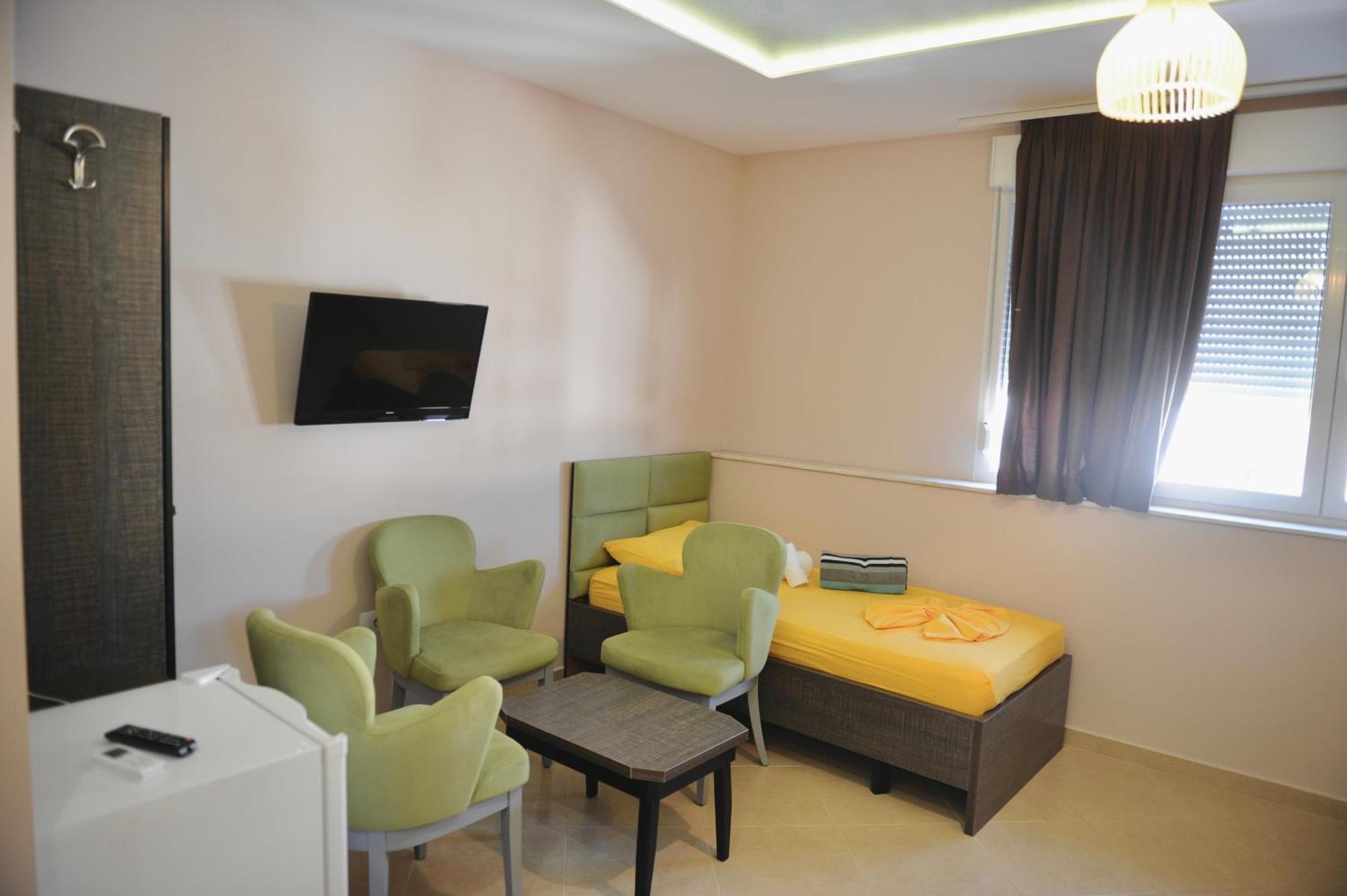 Hotel Fish Land Plazhi San Pietro Exteriör bild