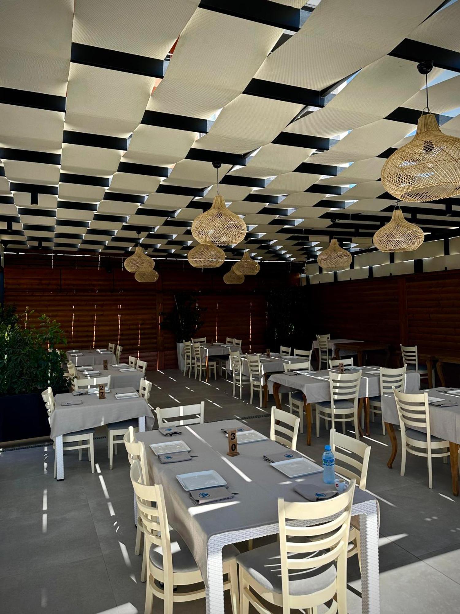 Hotel Fish Land Plazhi San Pietro Exteriör bild